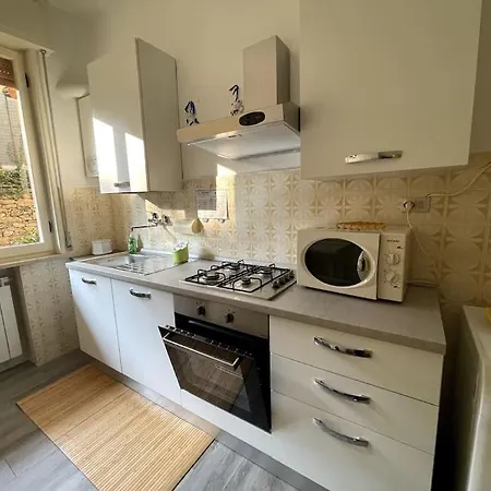 House Il Glicine, Pet Friendly Apartman *